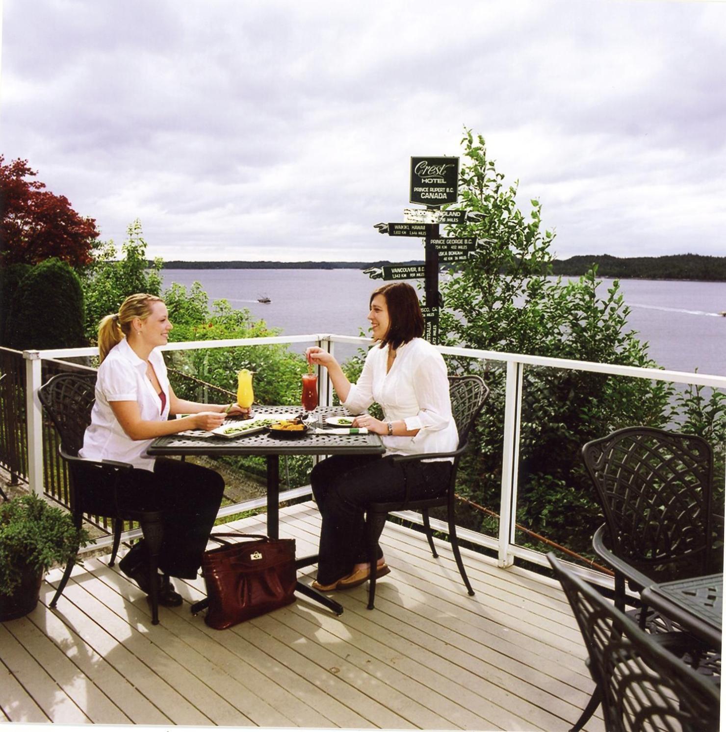 Crest Hotel Prince Rupert Exterior photo