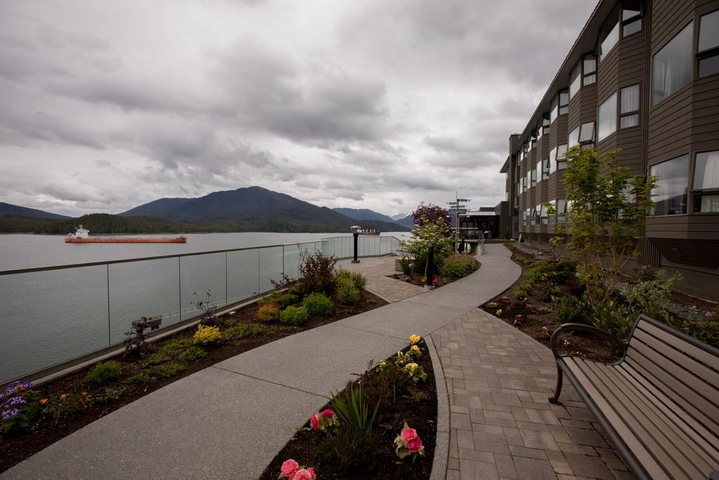 Crest Hotel Prince Rupert Exterior photo