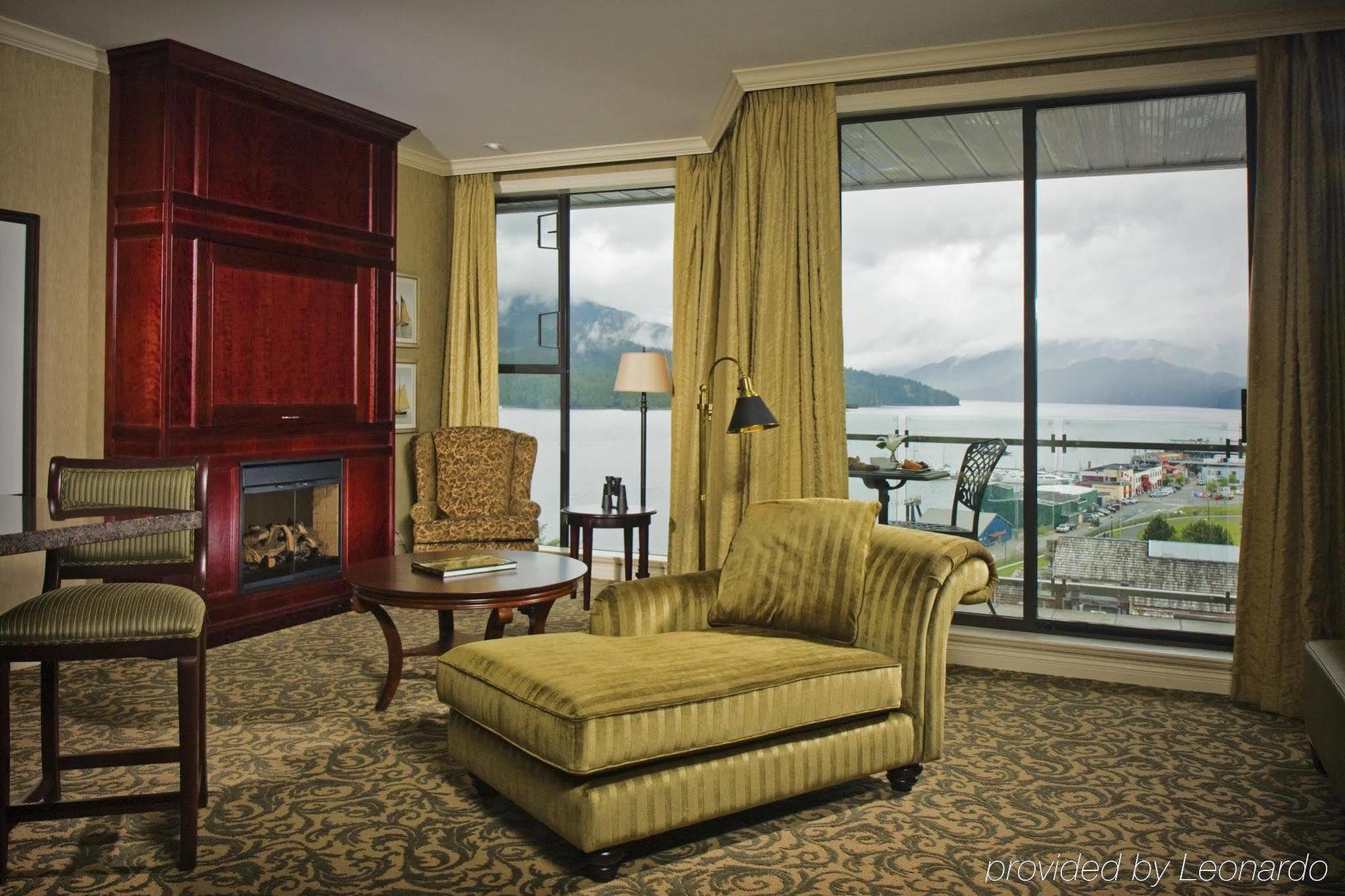 Crest Hotel Prince Rupert Exterior photo