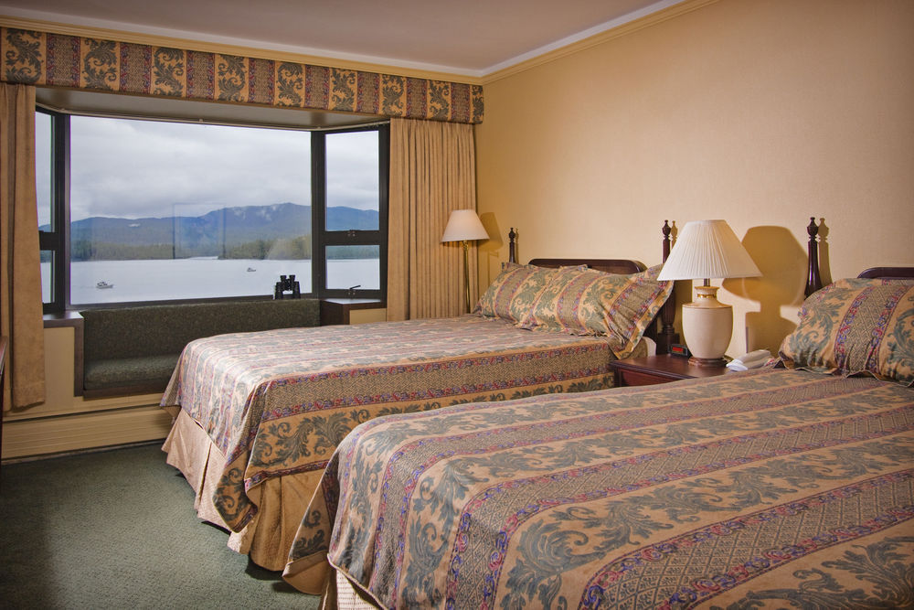 Crest Hotel Prince Rupert Room photo